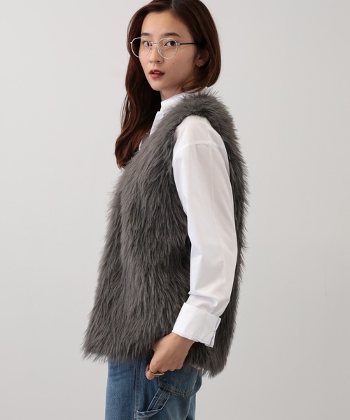 saloon(サルーン)の「SALOON(サルーン)/ロングフォックスライクベスト ノースリーブ(ベスト・レディース・チャコール/ベージュ/アイボリー・FREE)」の11枚目の写真