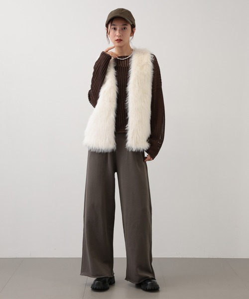 saloon(サルーン)の「SALOON(サルーン)/ロングフォックスライクベスト ノースリーブ(ベスト・レディース・チャコール/ベージュ/アイボリー・FREE)」の13枚目の写真