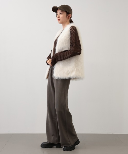 saloon(サルーン)の「SALOON(サルーン)/ロングフォックスライクベスト ノースリーブ(ベスト・レディース・チャコール/ベージュ/アイボリー・FREE)」の15枚目の写真