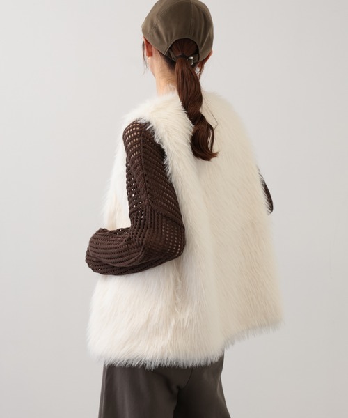 saloon(サルーン)の「SALOON(サルーン)/ロングフォックスライクベスト ノースリーブ(ベスト・レディース・チャコール/ベージュ/アイボリー・FREE)」の20枚目の写真