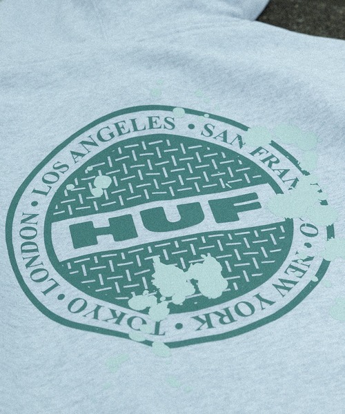 HUF（ハフ）の「MANHOLE FLEECE FULL ZIP HOODIE / HUF ハフ ヘビーウェイト プリントロゴ パーカー（パーカー・メンズ・アッシュグレー/ブラック/ネイビー・X-LARGE/LARGE/MEDIUM/SMALL/XX-LARGE）」の10枚目の写真