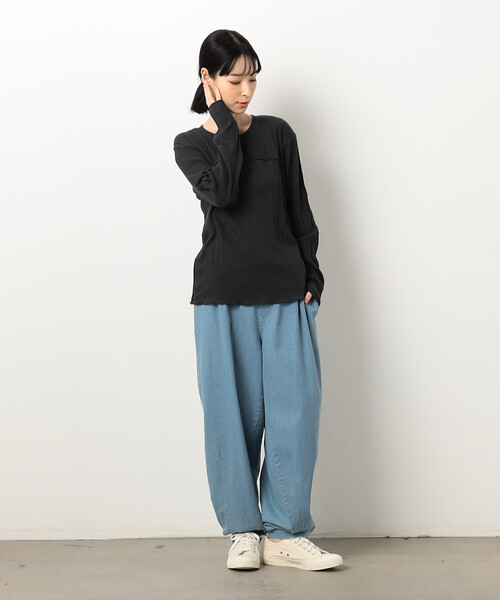 ONIGIRI(オニギリ)の「ランダムリブ クルーネックTシャツ (長袖)(Tシャツ/カットソー・レディース・グリーン/アイボリー/チャコール/イエロー・FREE)」の9枚目の写真