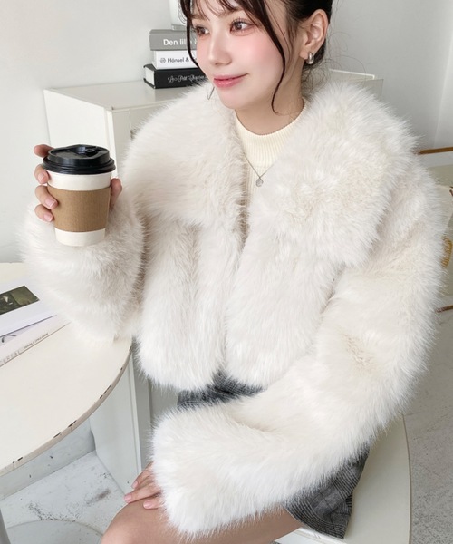 ホワイト フェイクファーコート ショート丈ビッグカラーフェイクファーブルゾン（その他アウター