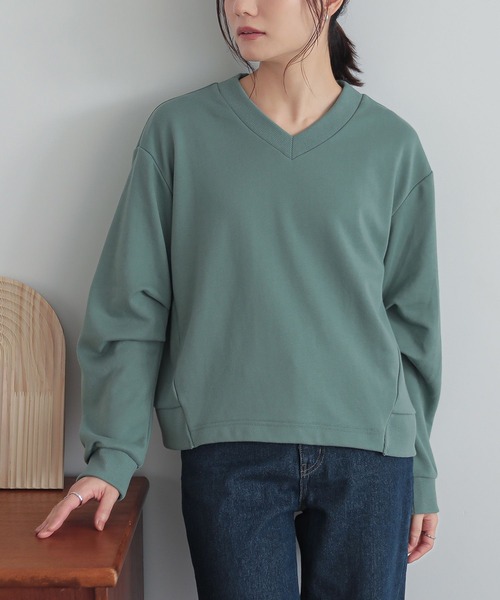 n'OrLABEL(ノアールレーベル)の「タックデザインVネックプルオーバー(スウェット・レディース・グリーン/ブラック/ベージュ・1/2)」の13枚目の写真