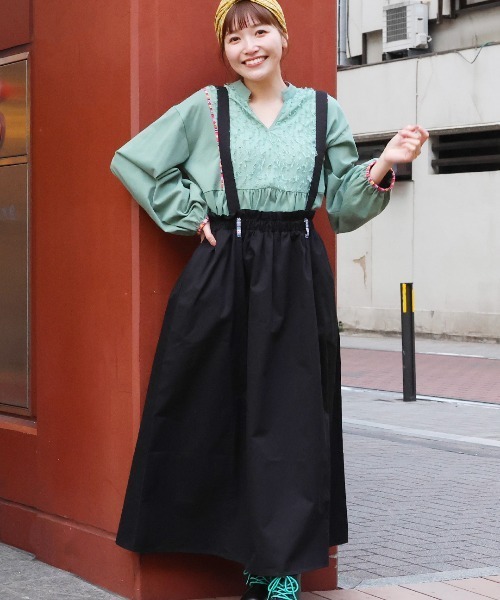 チチカカ（チチカカ）の「2WAYサスペンダースカート（サロペット/オーバーオール・レディース・ブラック/キャメル・FREE）」の2枚目の写真