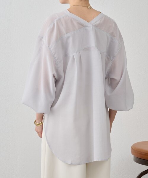 BEARDSLEY(ビアズリー)の「シアーカラーレスシャツ(シャツ/ブラウス・レディース・ライトグレー/ホワイト・FREE)」の7枚目の写真