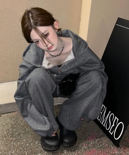 【セール】【上下セット】キラキラスウェットパーカー×スウェットパンツ(セットアップ)|ViViDAY(ビビデー)