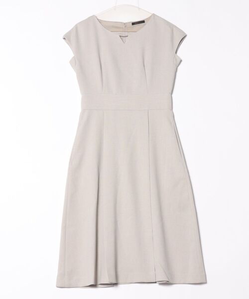m.f.editorial（エムエフエディトリアル）の「【ストレッチ ウォッシャブル UV】m.f.エディトリアルレディース 半袖タックワンピース(セットアップ可能)（ワンピース・レディース・ベージュ・S/MEDIUM/LARGE）」の3枚目の写真