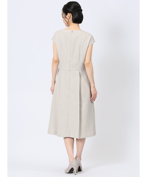 m.f.editorial（エムエフエディトリアル）の「【ストレッチ ウォッシャブル UV】m.f.エディトリアルレディース 半袖タックワンピース(セットアップ可能)（ワンピース・レディース・ベージュ・S/MEDIUM/LARGE）」の13枚目の写真