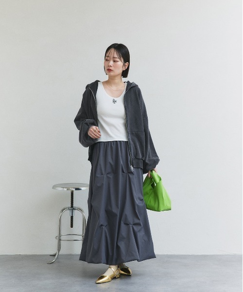 ad thie(アドティエ)の「カップ付き ロゴ刺繍タンクトップ(タンクトップ・レディース・オフホワイト/ブラック・MEDIUM/LARGE)」の17枚目の写真