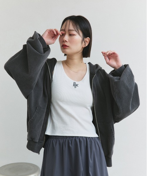 ad thie(アドティエ)の「カップ付き ロゴ刺繍タンクトップ(タンクトップ・レディース・オフホワイト/ブラック・MEDIUM/LARGE)」の19枚目の写真