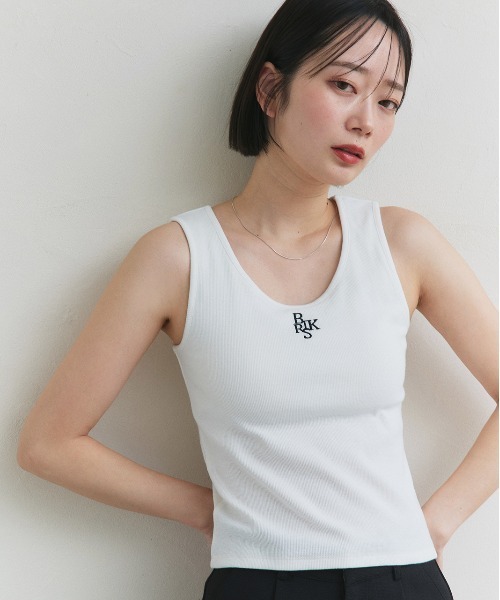 ad thie(アドティエ)の「カップ付き ロゴ刺繍タンクトップ(タンクトップ・レディース・オフホワイト/ブラック・MEDIUM/LARGE)」の20枚目の写真