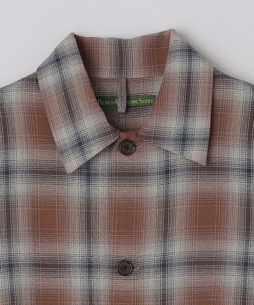 SHIPS（シップス）の「BENCH MARKING SHIRT: オンブレ チェック シャツ（シャツ/ブラウス・メンズ・ブラック/カーキ・SMALL/MEDIUM/LARGE）」の4枚目の写真