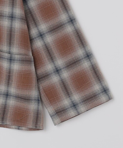 SHIPS（シップス）の「BENCH MARKING SHIRT: オンブレ チェック シャツ（シャツ/ブラウス・メンズ・ブラック/カーキ・SMALL/MEDIUM/LARGE）」の6枚目の写真