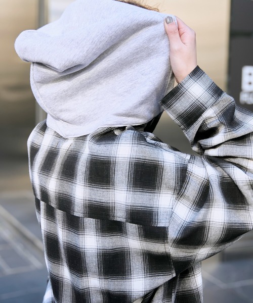 WEGO（ウィゴー）の「WEGO/【25年春夏新作】裏毛フードチェックシャツ（シャツ/ブラウス・レディース・ブラック・FREE）」の5枚目の写真