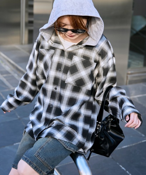 WEGO（ウィゴー）の「WEGO/【25年春夏新作】裏毛フードチェックシャツ（シャツ/ブラウス・レディース・ブラック・FREE）」の6枚目の写真
