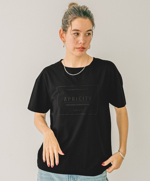 BAYFLOW(ベイフロー)の「アソートロゴショートスリーブT(Tシャツ/カットソー・レディース・オフホワイト/グリーン/グレイッシュベージュ/ブラック/ホワイト系2/ベージュ系2/ボルドー/パープル・MEDIUM/SMALL)」の4枚目の写真