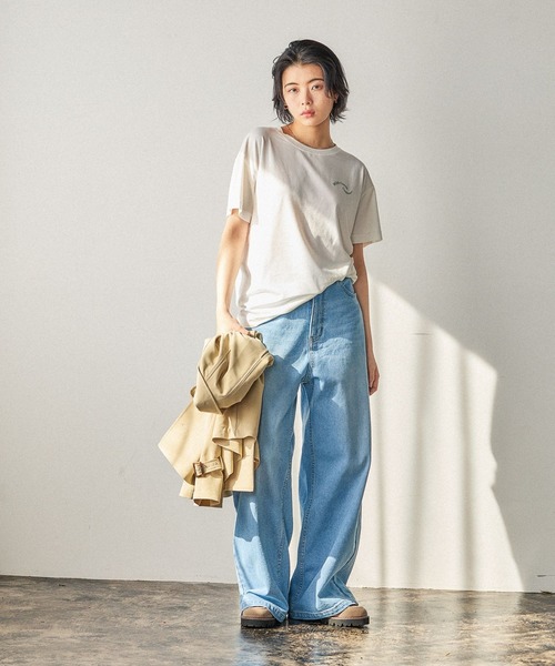 BAYFLOW(ベイフロー)の「アソートロゴショートスリーブT(Tシャツ/カットソー・レディース・オフホワイト/グリーン/グレイッシュベージュ/ブラック/ホワイト系2/ベージュ系2/ボルドー/パープル・MEDIUM/SMALL)」の16枚目の写真