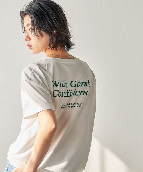 BAYFLOW(ベイフロー)の「アソートロゴショートスリーブT(Tシャツ/カットソー・レディース・オフホワイト/グリーン/グレイッシュベージュ/ブラック/ホワイト系2/ベージュ系2/ボルドー/パープル・MEDIUM/SMALL)」の19枚目の写真