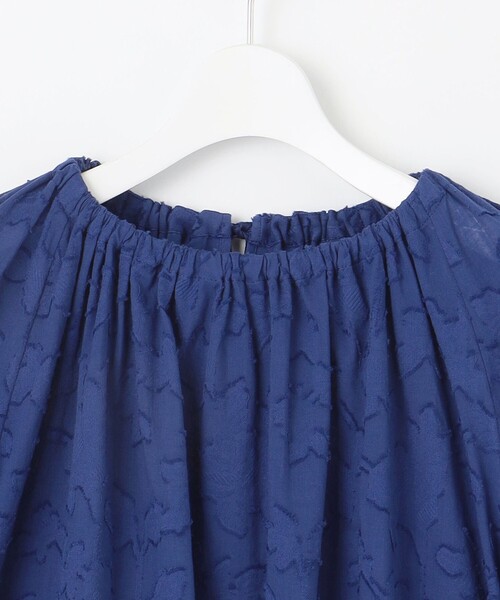 23区(ニジュウサンク)の「【SLOW/一部店舗限定】コットンジャカード ブラウス(シャツ/ブラウス・レディース・グレー系/アイボリー系/ブルー系・38)」の9枚目の写真