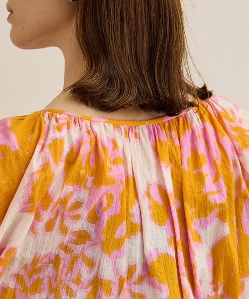 ROPE'（ロペ）の「【DEVEAUX（デヴォー）】別注ボカシフラワーウエストギャザーワンピース/洗える（ワンピース・レディース・ブラウン系その他2/オレンジ系その他・FREE）」の9枚目の写真