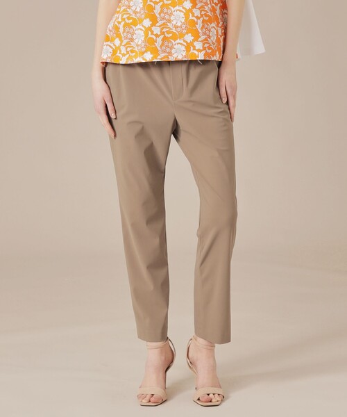 MACKINTOSH LONDON（マッキントッシュ ロンドン）の「【婦人画報掲載】【Lesbury Easy Pants/レスベリー イージーパンツ】トリコットストレッチクロップトパンツ（その他パンツ・レディース・ブラック/ライトブルー/ブラウン/ピンク系その他2/ダークブラウン/グリーン・36/38）」の4枚目の写真