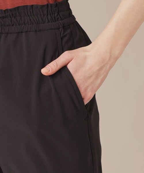 MACKINTOSH LONDON（マッキントッシュ ロンドン）の「【婦人画報掲載】【Lesbury Easy Pants/レスベリー イージーパンツ】トリコットストレッチクロップトパンツ（その他パンツ・レディース・ブラック/ライトブルー/ブラウン/ピンク系その他2/ダークブラウン/グリーン・36/38）」の17枚目の写真