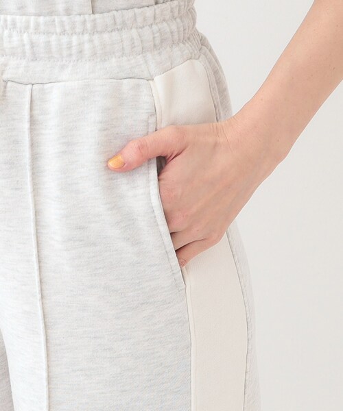 Cutie Blonde（キューティーブロンド）の「【洗える/S-LL】スウェットライン配色イージーパンツ（その他パンツ・レディース・ブラック/ライトグレー・01/02/03/04）」の15枚目の写真