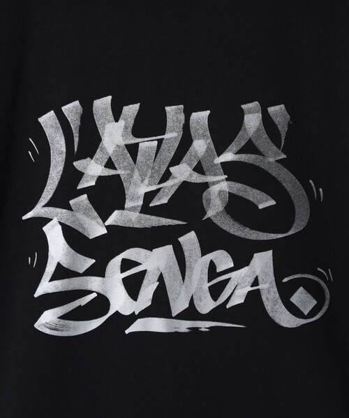 agnes b.(アニエスベー)の「メンズ オーガニックコットン プリント 半袖 アーティスト Tシャツ "L'Atlas"(Tシャツ/カットソー・メンズ・ブラック・1/2/3)」の6枚目の写真