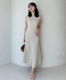 フォルムタックナローワンピース ホワイト　anuans フォルムタックナローワンピース