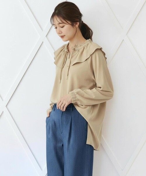 Feroux(フェルゥ)の「ラッシュガード ケープギャザー ブラウス(シャツ/ブラウス・レディース・ブラック系/ベージュ系/ホワイト系・F)」の3枚目の写真