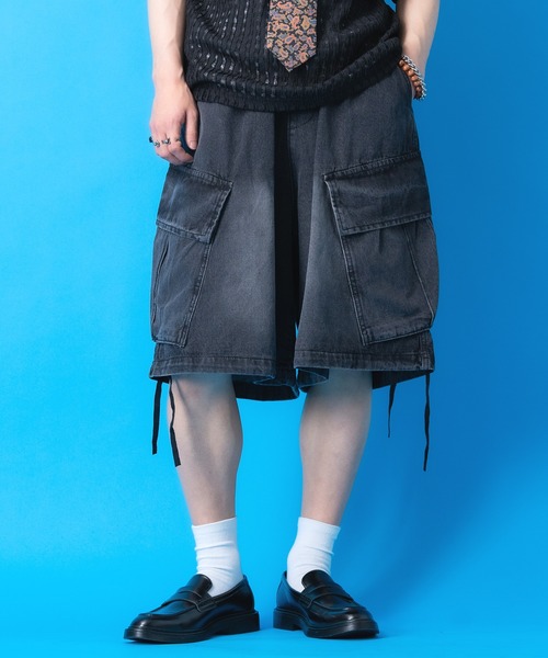 a.p.o.v.(エーピーオービー)の「a.p.o.v. スーパーワイドスラントポケットデニムカーゴハーフパンツ(デニムパンツ・メンズ・ブルー/ブラック・ONESIZE)」の4枚目の写真