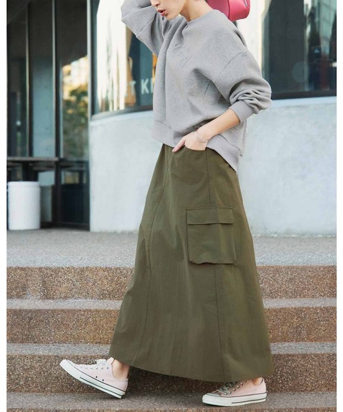 IEDIT(イディット)の「IEDIT 撥水(はっすい)&UVカットがうれしい 大人カーゴデザインのナイロンフレアースカート(スカート・レディース・ブラック/カーキ・L/M/3L/LL/S/4L)」の4枚目の写真