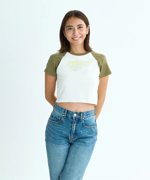ROXY(ロキシー)の「SUN OVER /ロキシーロゴショート丈(短丈)半袖Tシャツ(Tシャツ/カットソー・レディース・カーキ/ブルー/ネイビー・MEDIUM/LARGE/SMALL)」の4枚目の写真