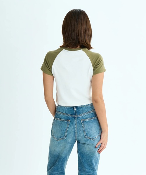 ROXY(ロキシー)の「SUN OVER /ロキシーロゴショート丈(短丈)半袖Tシャツ(Tシャツ/カットソー・レディース・カーキ/ブルー/ネイビー・MEDIUM/LARGE/SMALL)」の6枚目の写真