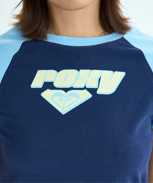 ROXY(ロキシー)の「SUN OVER /ロキシーロゴショート丈(短丈)半袖Tシャツ(Tシャツ/カットソー・レディース・カーキ/ブルー/ネイビー・MEDIUM/LARGE/SMALL)」の11枚目の写真