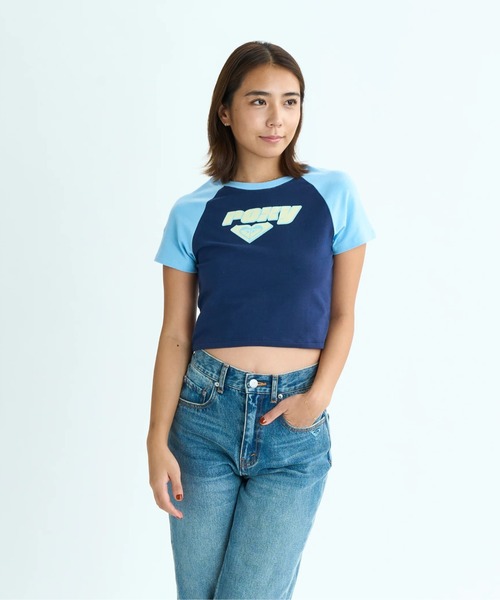 ROXY(ロキシー)の「SUN OVER /ロキシーロゴショート丈(短丈)半袖Tシャツ(Tシャツ/カットソー・レディース・カーキ/ブルー/ネイビー・MEDIUM/LARGE/SMALL)」の10枚目の写真