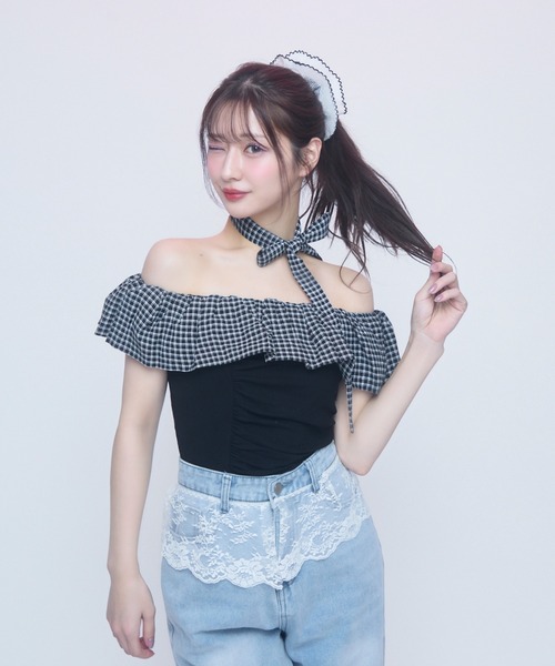 TITTY&CO.（ティティーアンドコー）の「ギンガムフリルオフショルトップス半袖（Tシャツ/カットソー・レディース・ブラック/アイボリー/グレー・FREE）」の11枚目の写真