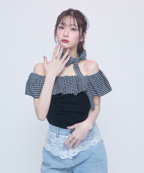TITTY&CO.（ティティーアンドコー）の「ギンガムフリルオフショルトップス半袖（Tシャツ/カットソー・レディース・ブラック/アイボリー/グレー・FREE）」の10枚目の写真
