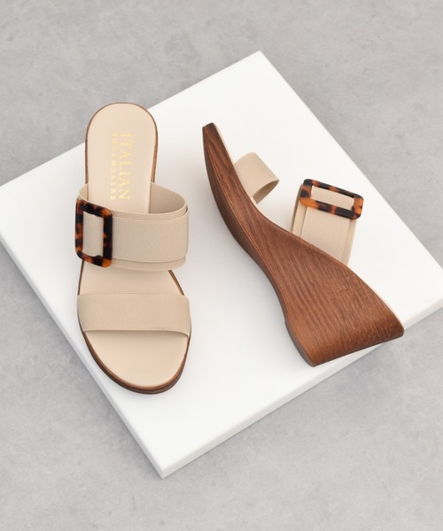 ITALIAN SHOEMAKERS(イタリアンシューメーカー)の「【ITALIAN SHOEMAKERS】べっ甲風バックルサンダル(952326)(サンダル・レディース・ベージュ/ブラック・35/36/37/38/39)」の3枚目の写真