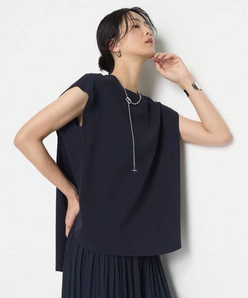 K.T KIYOKO TAKASE（キヨコタカセ）の「コットン強撚ポンチ ショルダータックTシャツ（Tシャツ/カットソー・レディース・ロイヤルブルー/ベージュ/ブラック/ブラウン/ホワイト/ネイビー・9号/7号）」の5枚目の写真