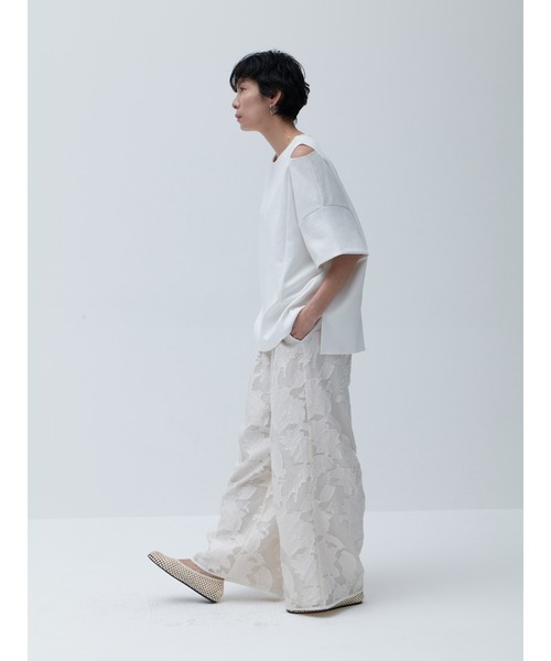 Brown&Street(ブラウンアンドストリート)の「カッティングショルダーカットソー(Tシャツ/カットソー・レディース・ブラック/ホワイト・FREE)」の7枚目の写真