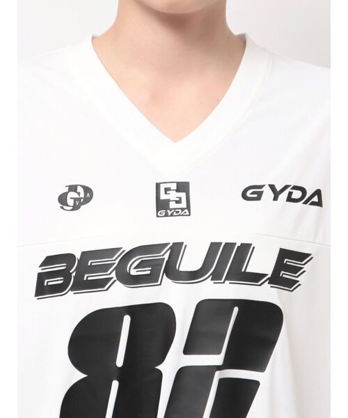 GYDA（ジェイダ）の「BEGUILE 82SPORTY VネックBIG Tシャツ（Tシャツ/カットソー・レディース・オフホワイト/ブラック/パープル・FREE）」の5枚目の写真