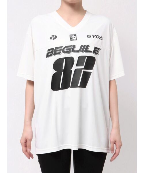 GYDA（ジェイダ）の「BEGUILE 82SPORTY VネックBIG Tシャツ（Tシャツ/カットソー・レディース・オフホワイト/ブラック/パープル・FREE）」の2枚目の写真
