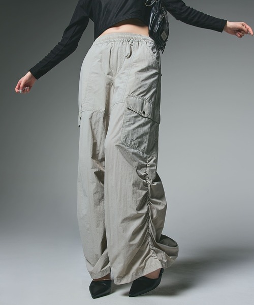 X-girl（エックスガール）の「VOLUME HEM LOOSE EASY PANTS（カーゴパンツ・レディース・ブラック/ライトグレー/ブラウン・S/M）」の16枚目の写真