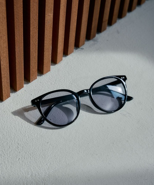 LEPSIM（レプシィム）の「調光ファッショングラス　451342（メガネ・レディース・ブラック/ホワイト/キャメル/ライトグレー/ベージュ系その他/グレー・ONE SIZE）」の11枚目の写真