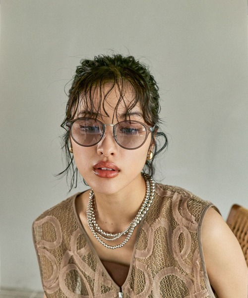 LEPSIM（レプシィム）の「調光ファッショングラス　451342（メガネ・レディース・ブラック/ホワイト/キャメル/ライトグレー/ベージュ系その他/グレー・ONE SIZE）」の14枚目の写真