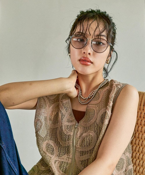 LEPSIM（レプシィム）の「調光ファッショングラス　451342（メガネ・レディース・ブラック/ホワイト/キャメル/ライトグレー/ベージュ系その他/グレー・ONE SIZE）」の16枚目の写真