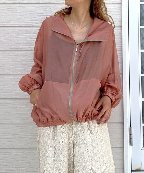 Q（キュー）の「シアーパーカー（マウンテンパーカー・レディース・チャコールグレー/グレイッシュベージュ/スモークピンク・MEDIUM）」の3枚目の写真