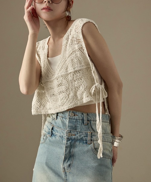 Fashion Letter（ファッションレター）の「かぎ針編みクロシェニット サイドリボンベスト（ベスト・レディース・ブラック/キナリ・M）」の5枚目の写真